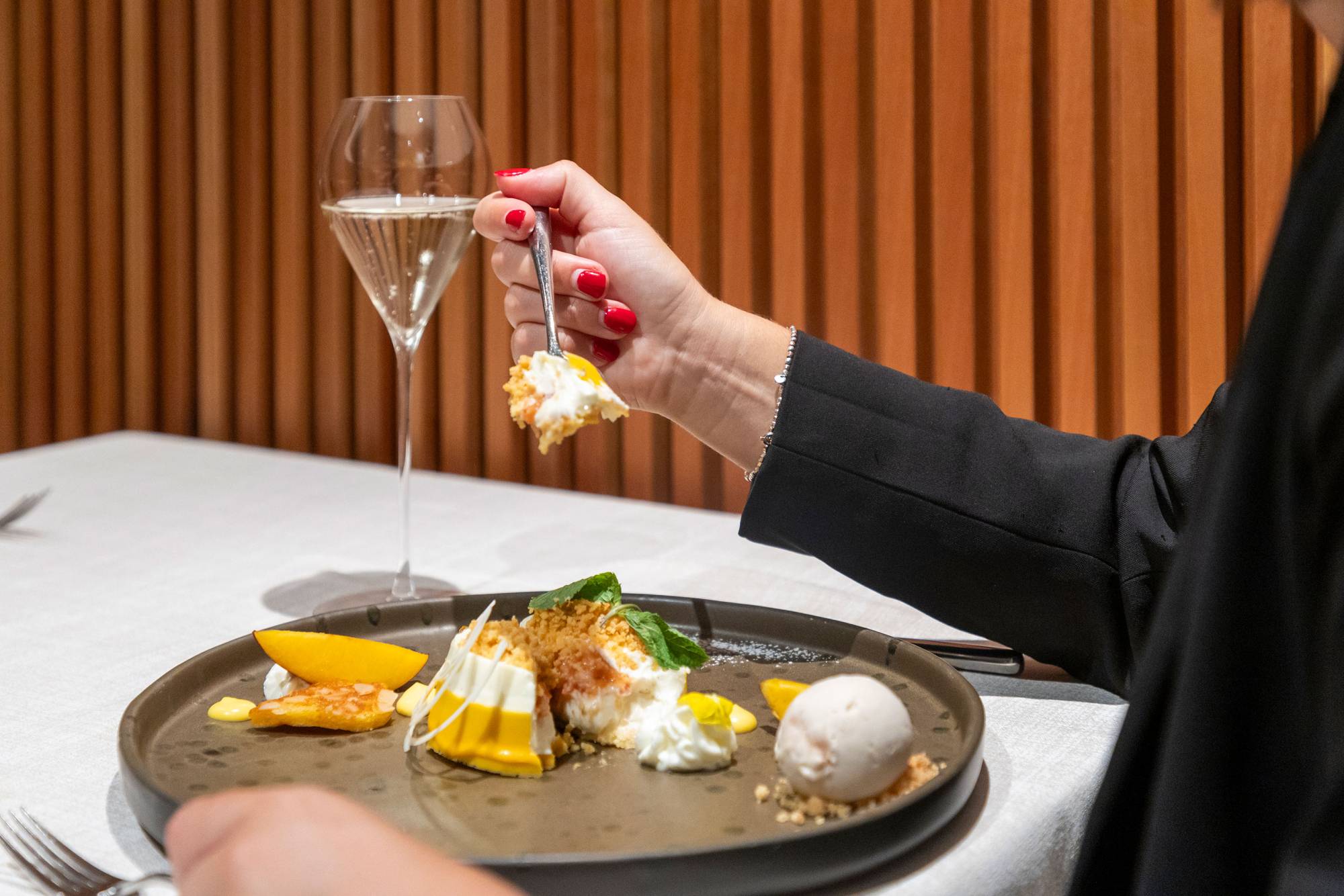 da-rosa-ristorante-pesce-cantu-provincia-como-dolce-spumante