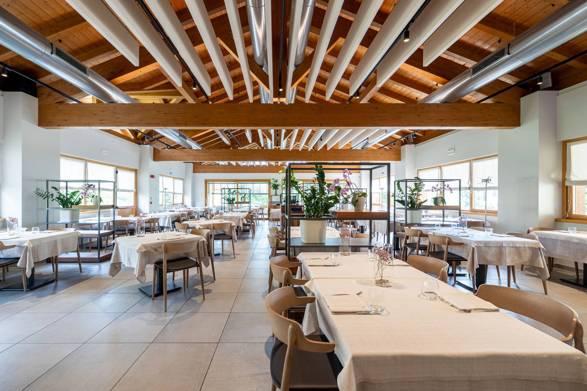 da-rosa-ristorante-pesce-cantu-provincia-como-sala-interna