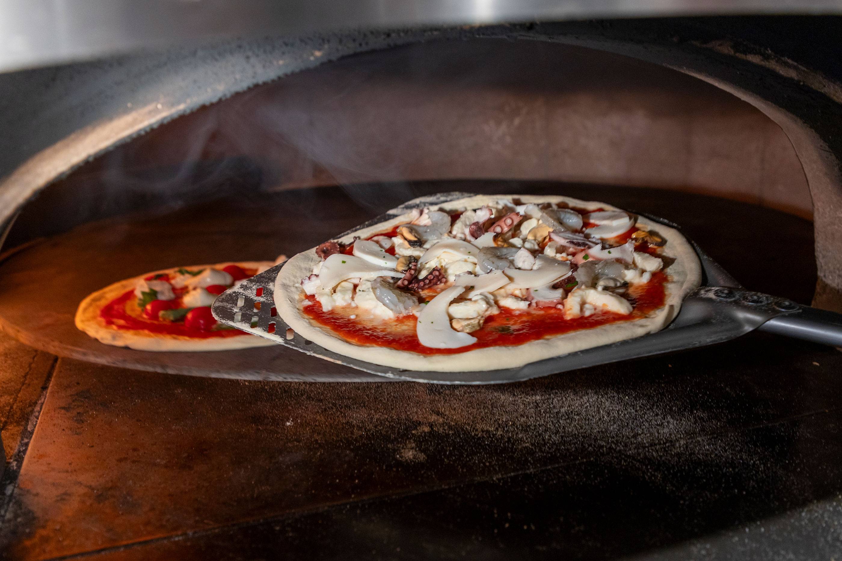 da-rosa-pizzeria-cantu-provincia-como-infornare